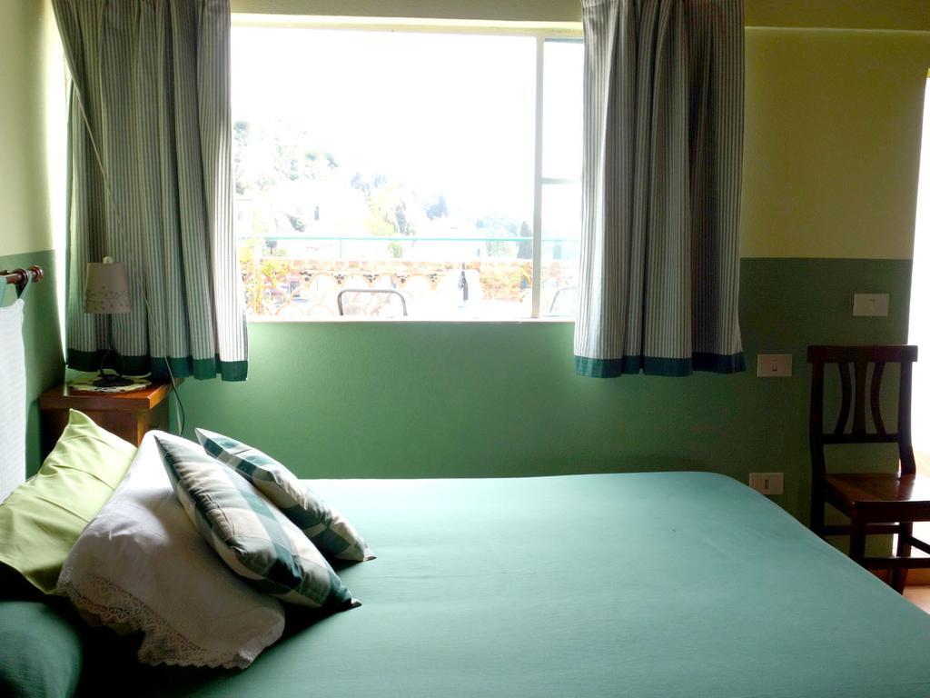 Bed And Breakfast Sorriso Taormina Buitenkant foto